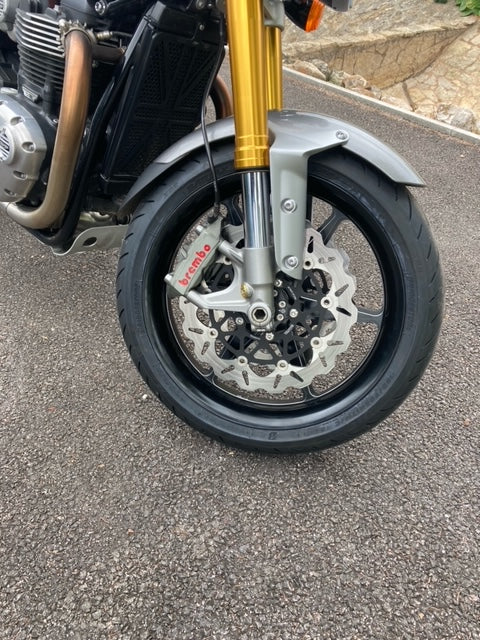 Sulby 6 Stage 1 Deposit - Gloss Black (with Contrast Cuts)