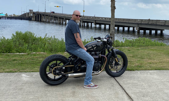 Sulby 6 Stage 1 Deposit - Gloss Black (with Contrast Cuts)